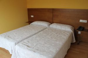 Habitación Pensión sarria Casa Cines