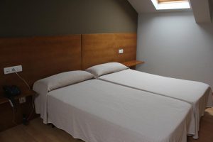 Pensión habitación doble casa cines